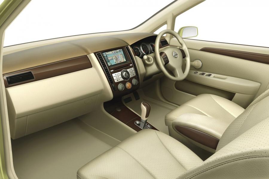  Nissan C Note 2003 года  (фото 2 из 3)